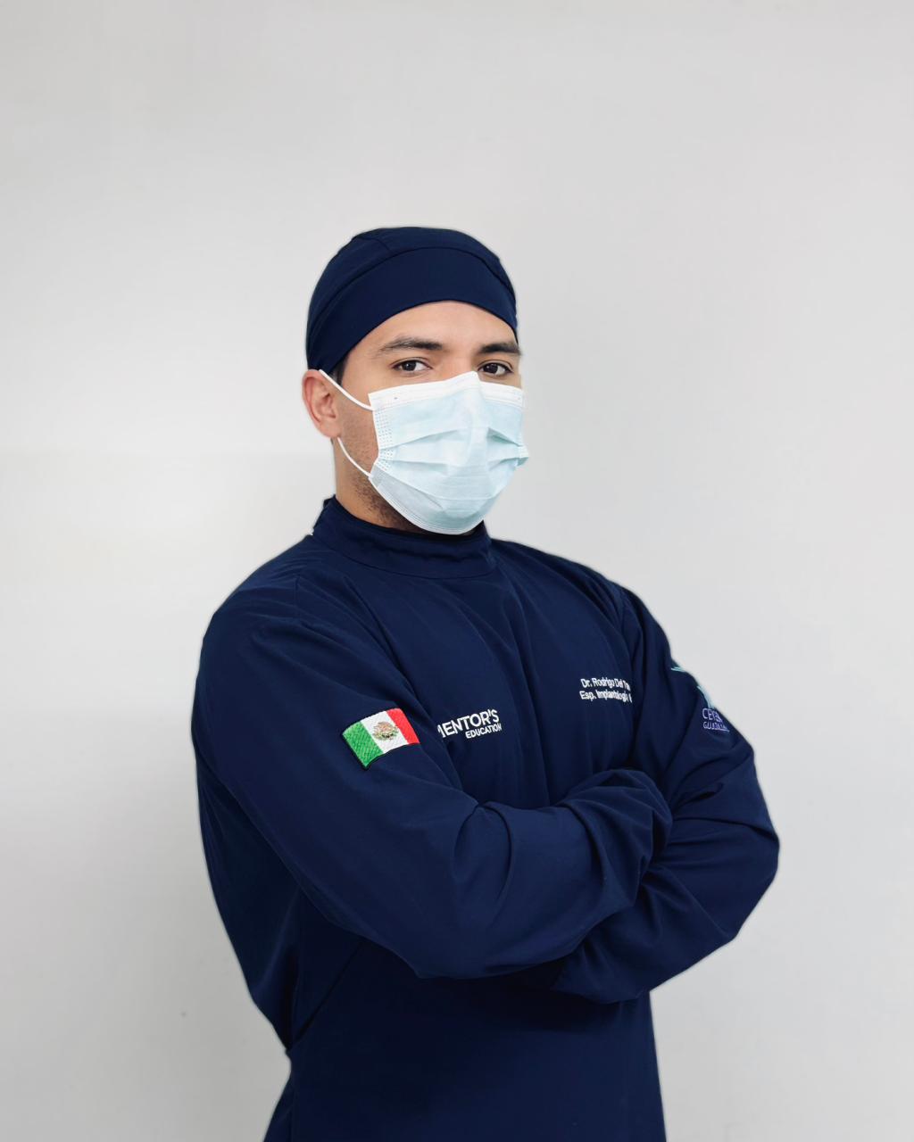 Dr. Rodrigo Del Toro — Dentista en Tepic